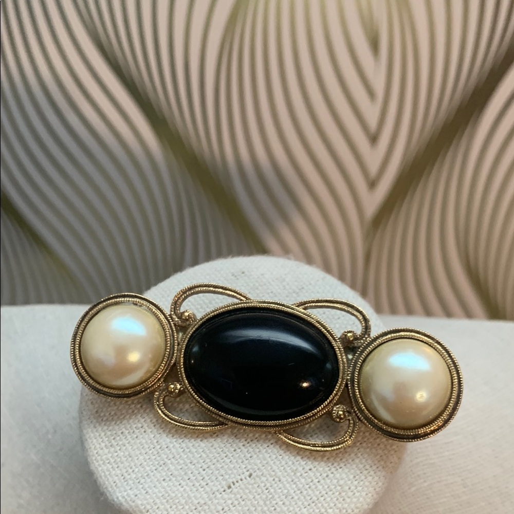 Elegant Black and Gold Brooch with Pearl Accents